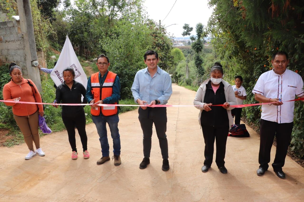 Inaugurarción de pavimentación Rastro Municipal en la tenencia de Curungeo.