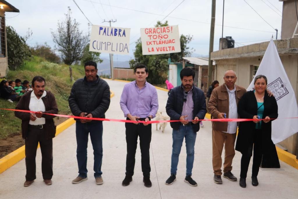 Inauguración de camino en Chichimequillas de Escobedo